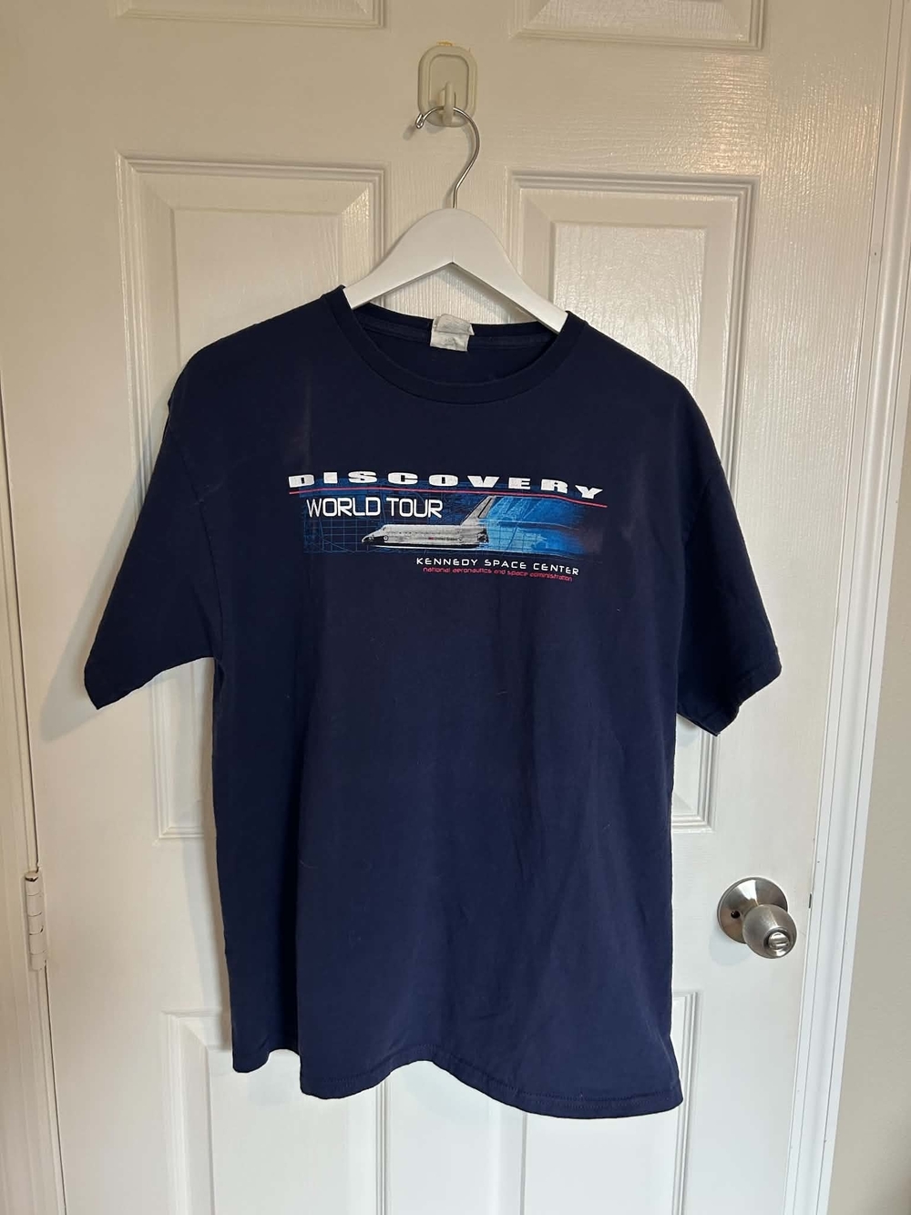 Delta Navy Graphic 'Discovery World Tour' Crew Tee